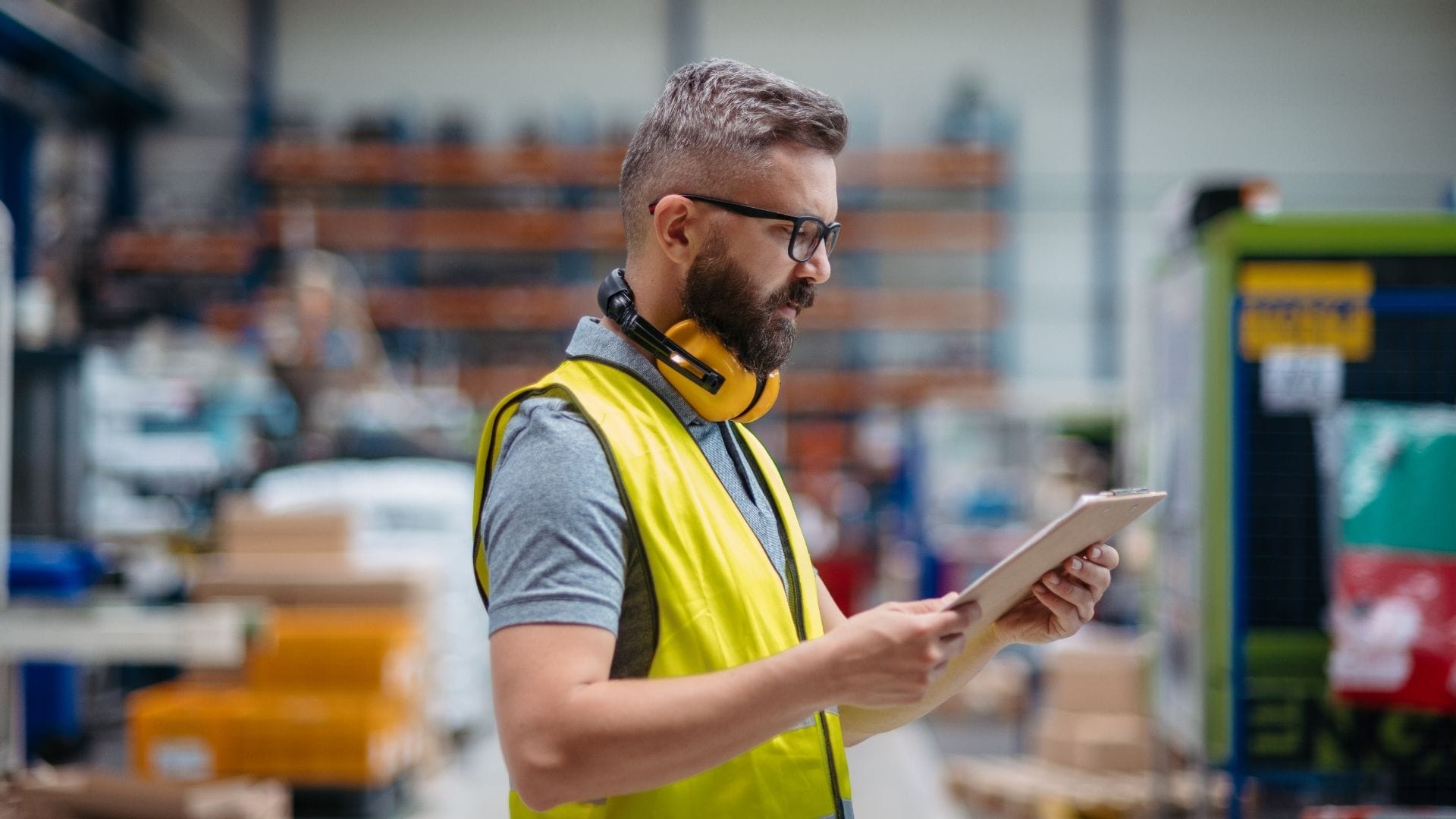 Productiemedewerker bij SIMS lifecycle services